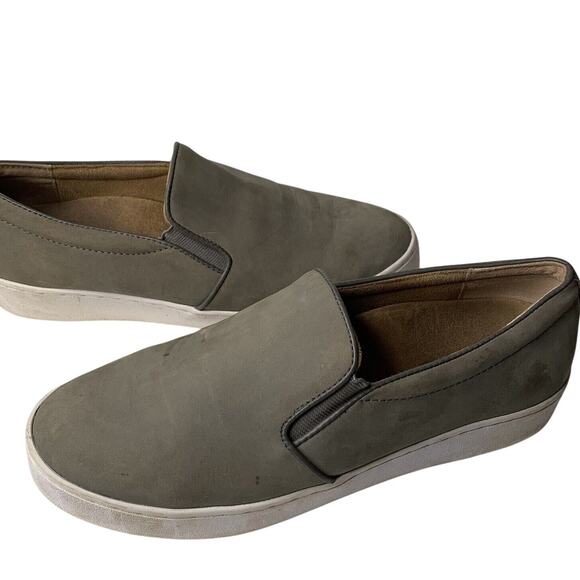 Vionic Gray Leather Suede Slip On Sneakers Women's Size 7.5 TVW4810 - Picture 1 of 7